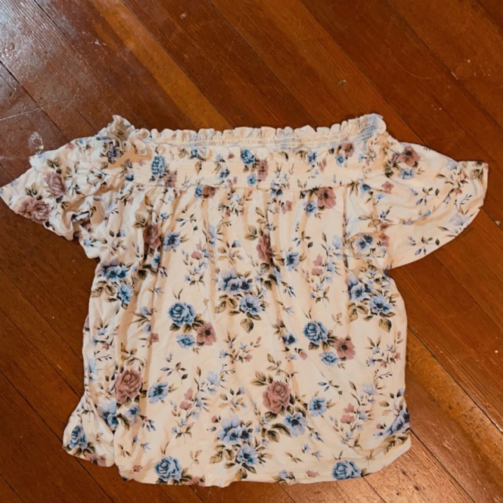 AE off the shoulder blouse